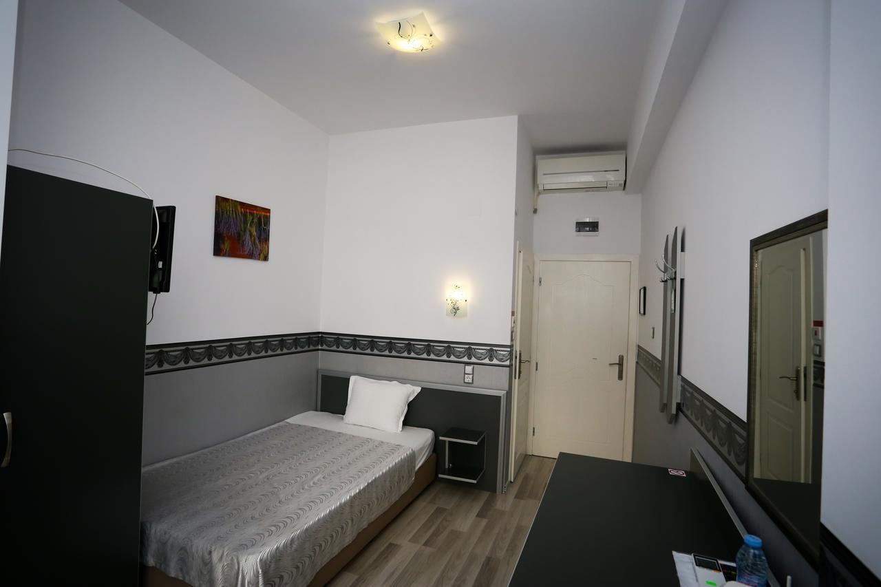 Apart Hotel Central Momchilgrad Exterior photo